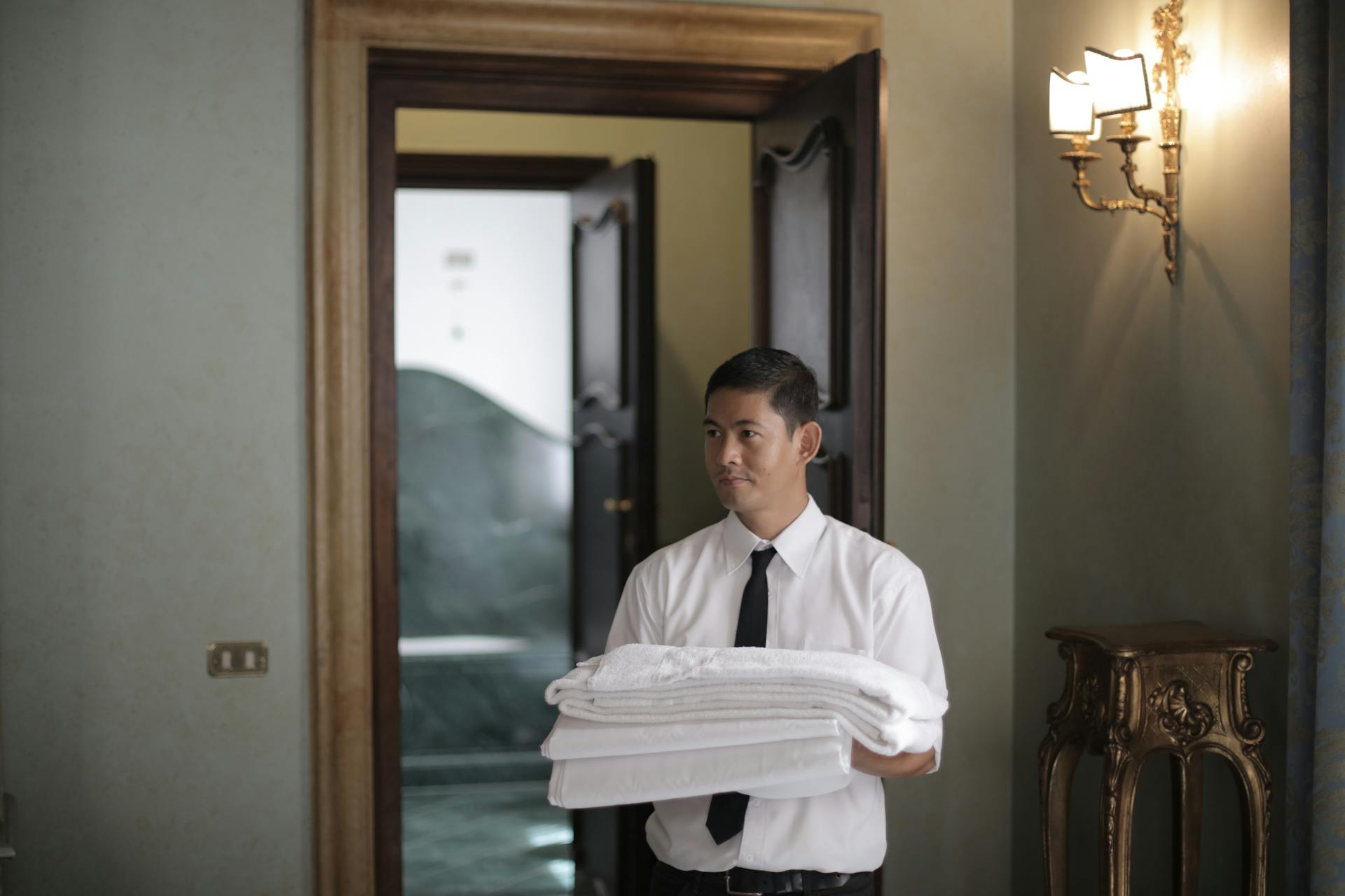 Luxury Hotel Room